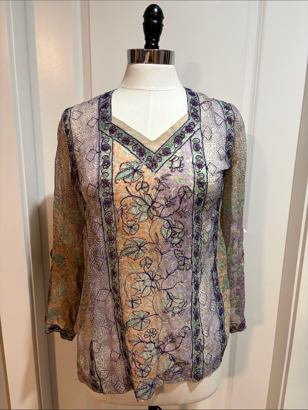 Bohemian Floral V-Neck Women’s Top in Lavender and Gold